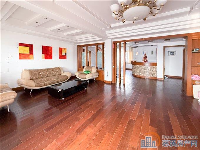 华泰苑顶复258平精装保养好152万