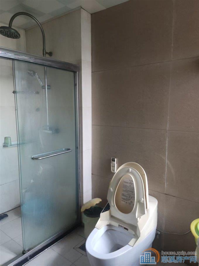 欧景苑电梯洋房118平精装二室120万