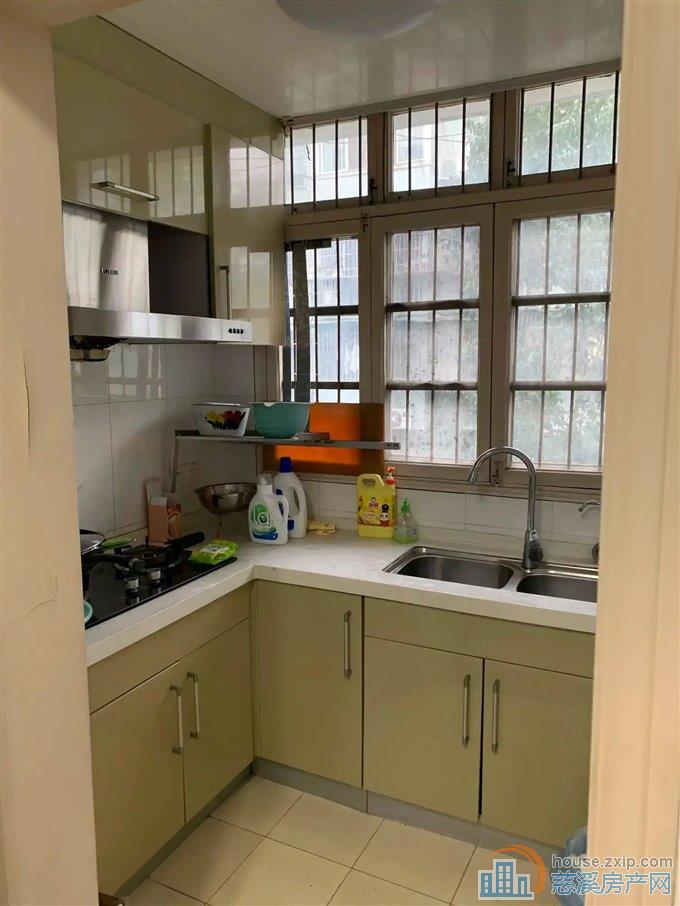 城东新村58平105万东边套