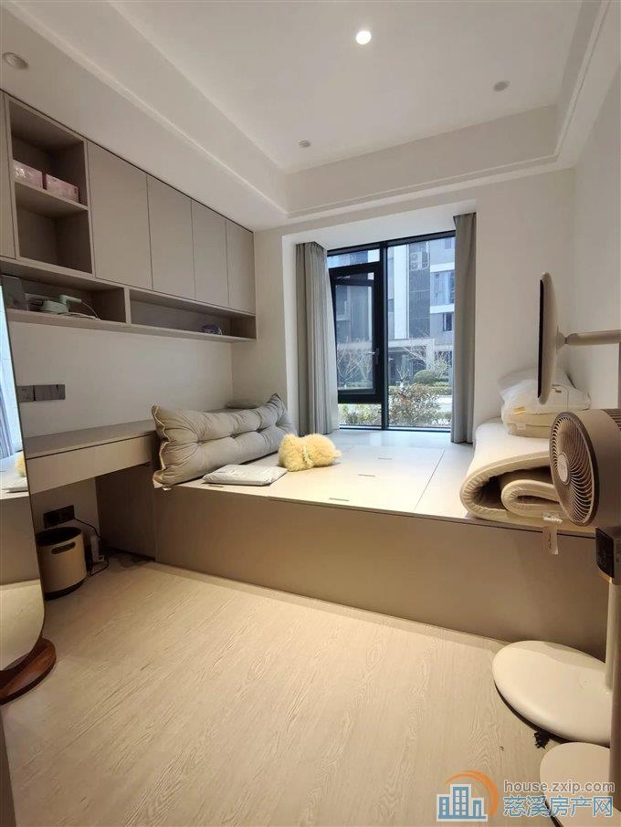 卓越湖樾云著花苑   中央空调地暖