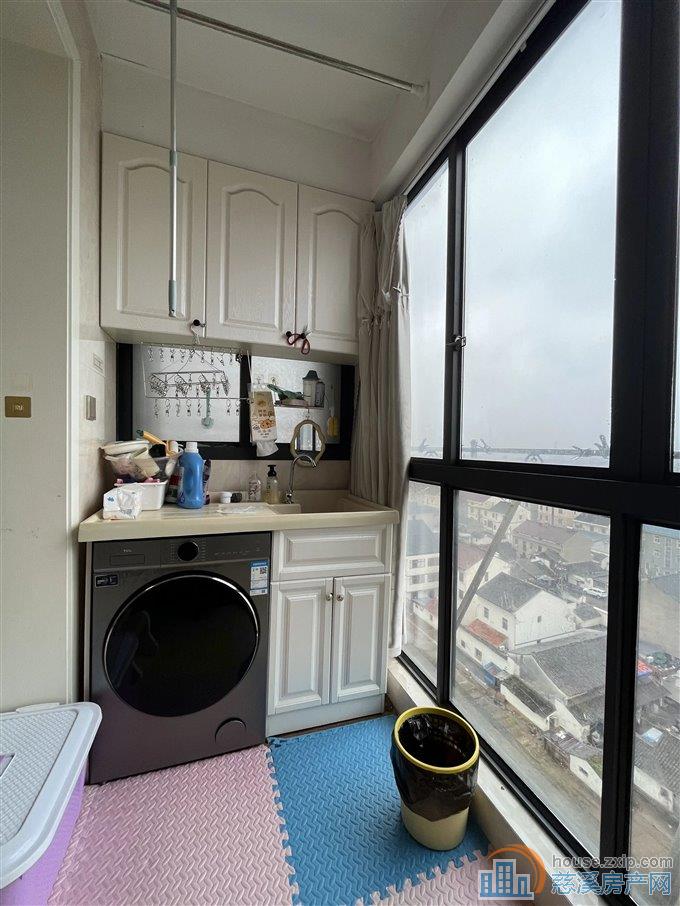 梅林苑 88平88万 精装送车位