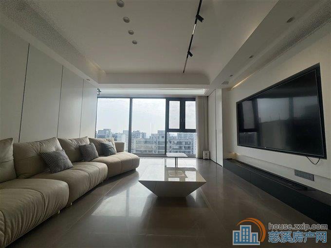 泊蔚里153平精装修288万