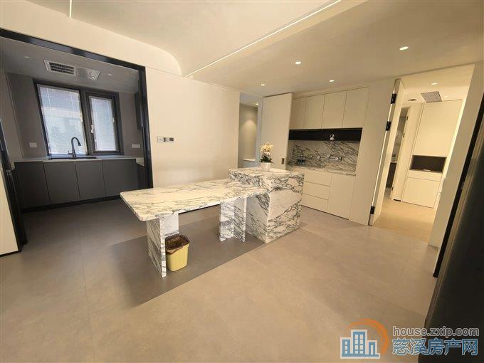 湖樾云著花苑143平282万豪装未入住