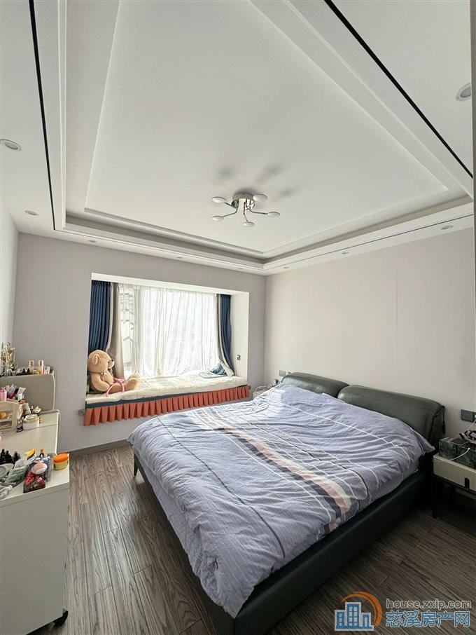 泊江府 精装140平288万 送双车位