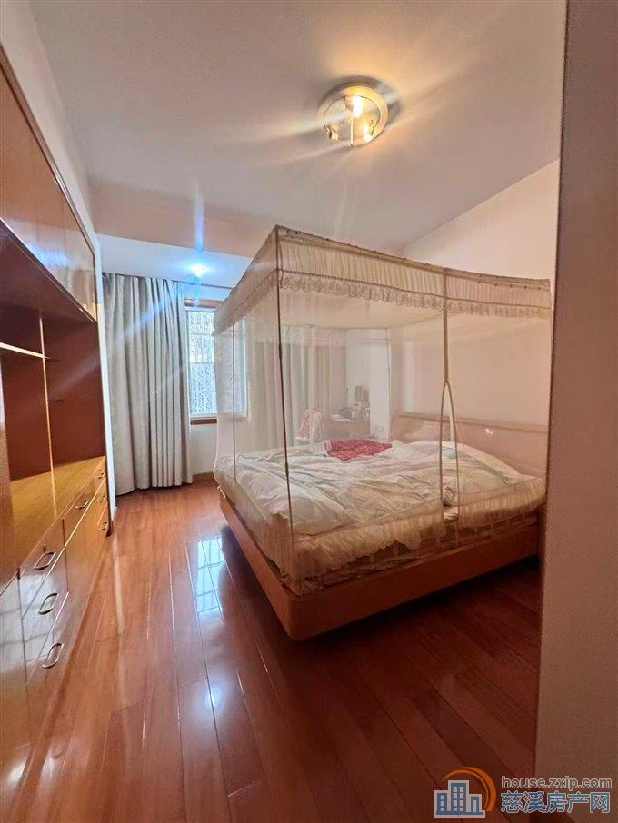 香樟苑148.1平精装自住送车库150万