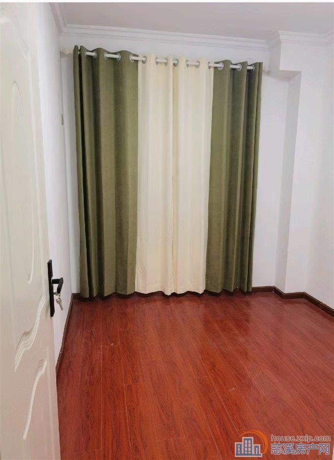 保利附院江南127平精装三室3600元