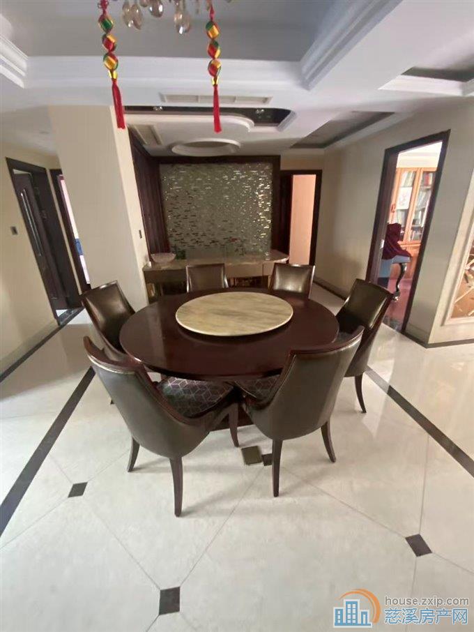 金色港湾小区   6层洋房 带车位