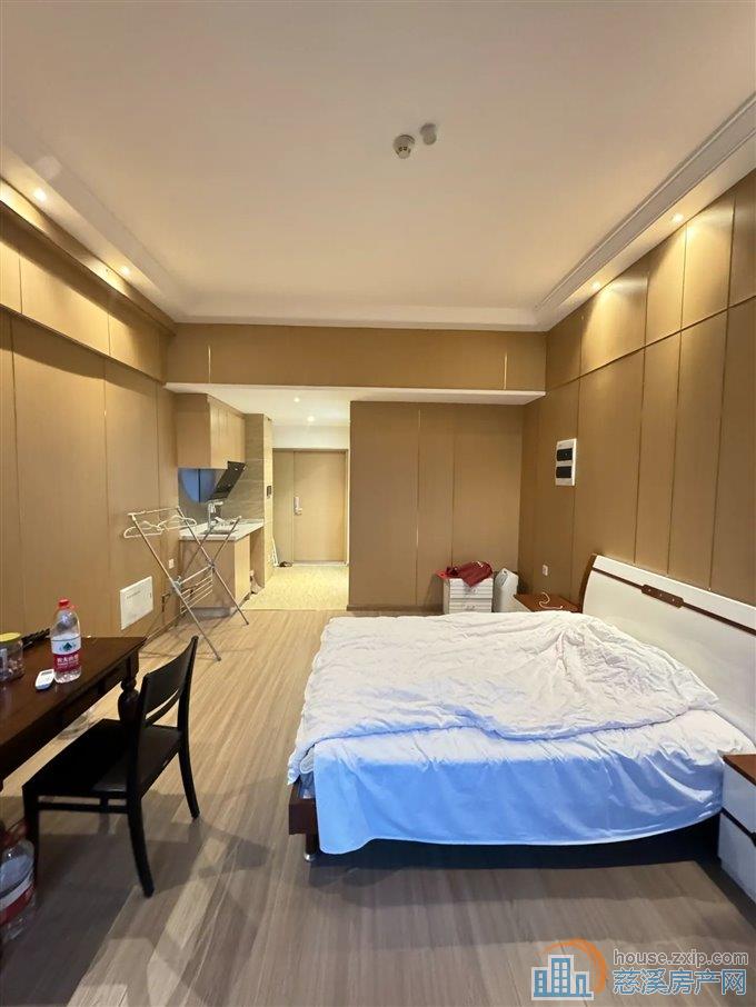 出租海伦堡·海铂中心52平2100每月