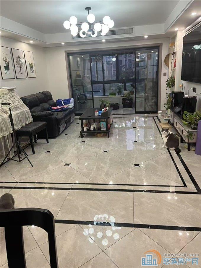 金仕华庭 自住精装，XQ未占 满两年