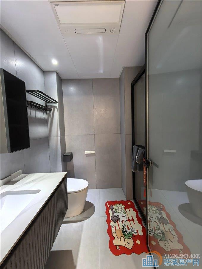 银杏小镇 婚装105平方142万中上层