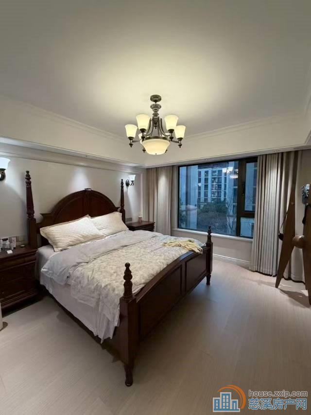 保利俯院江南143.72平豪华装修70万