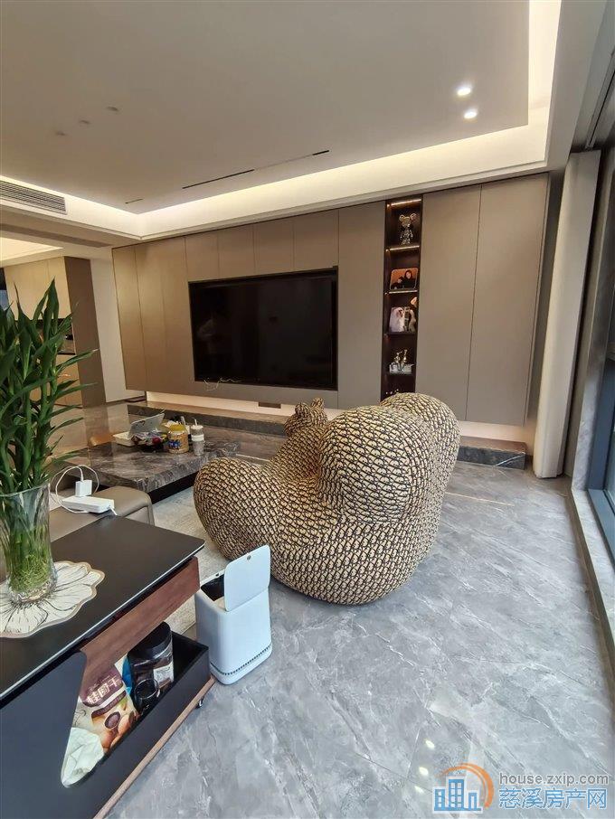 卓越湖樾云著花苑   中央空调地暖