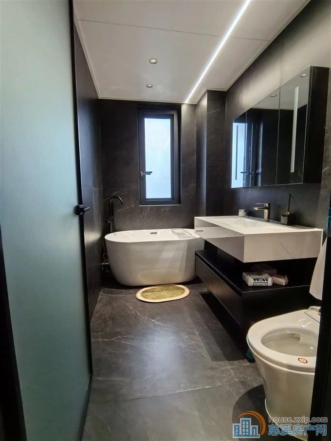 卓越湖樾云著花苑   中央空调地暖