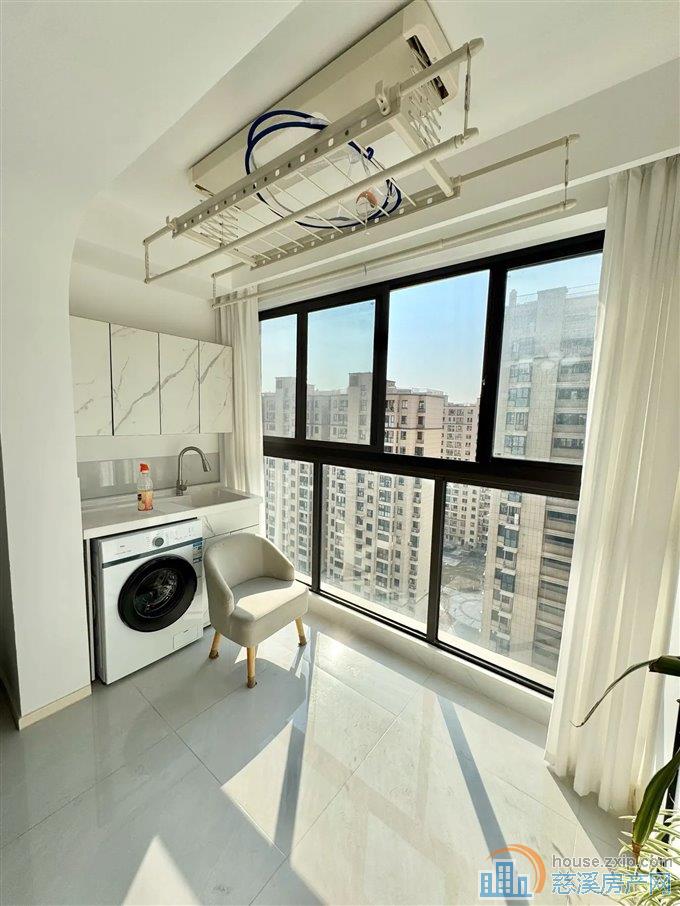 观湖佳苑精装修130万