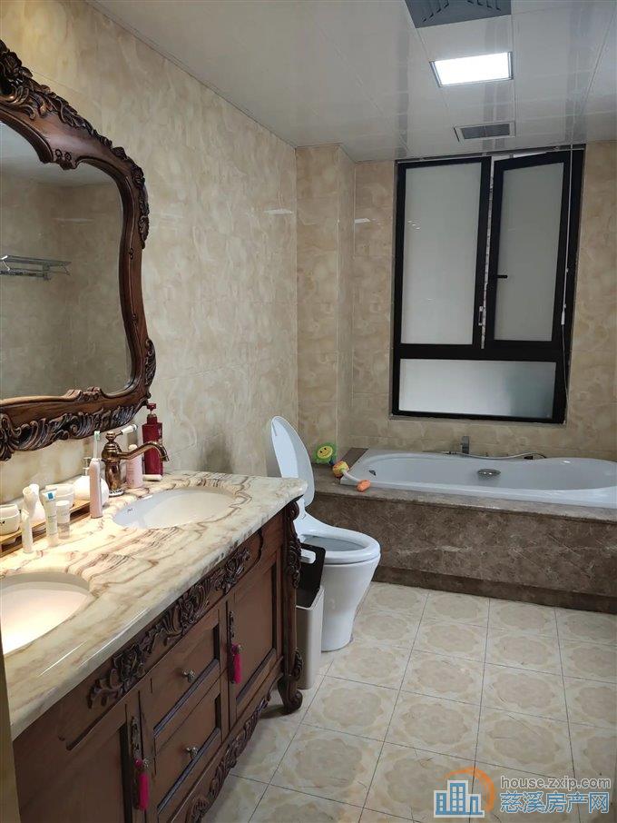 出租华润凯旋门164平4500每月