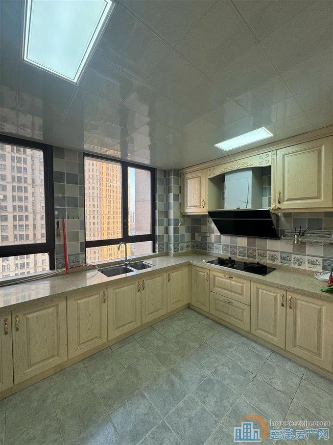 华润凯旋门 精装大平层177平330万