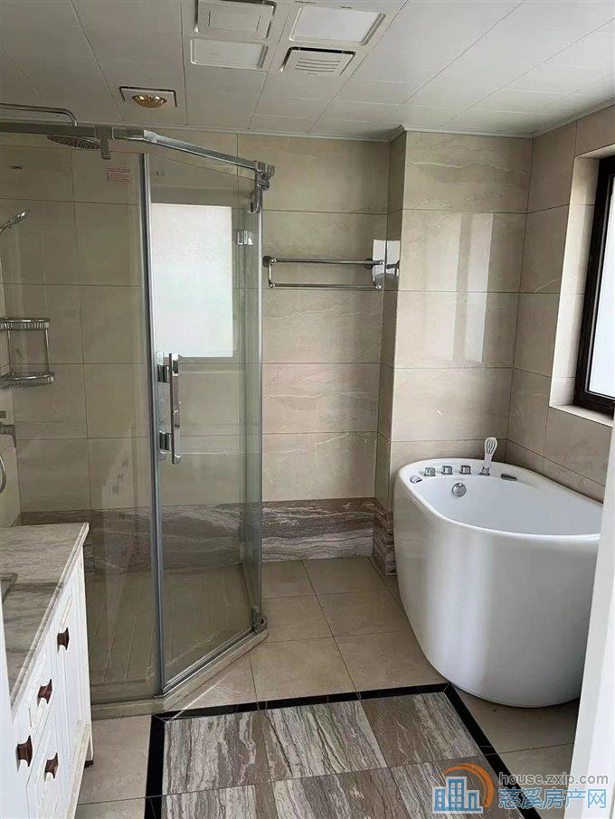 特价 保利天悦湾精装大平层  银泰城旁 