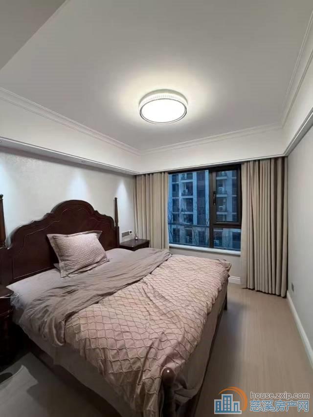 保利俯院江南143.72平豪华装修70万