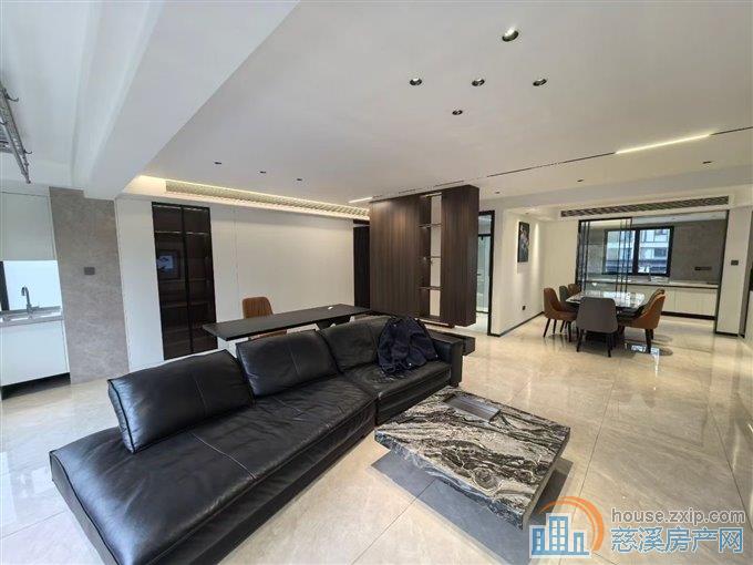 元旦特惠银杏小镇141平方婚装