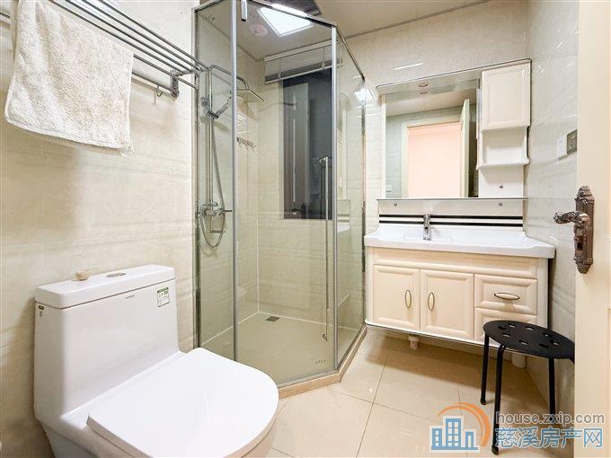 绿城诚园123平精装修，172万带车位