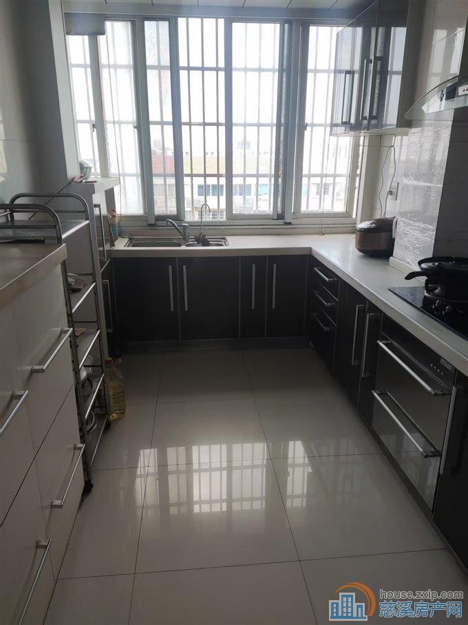 欧景苑电梯洋房118平精装二室120万