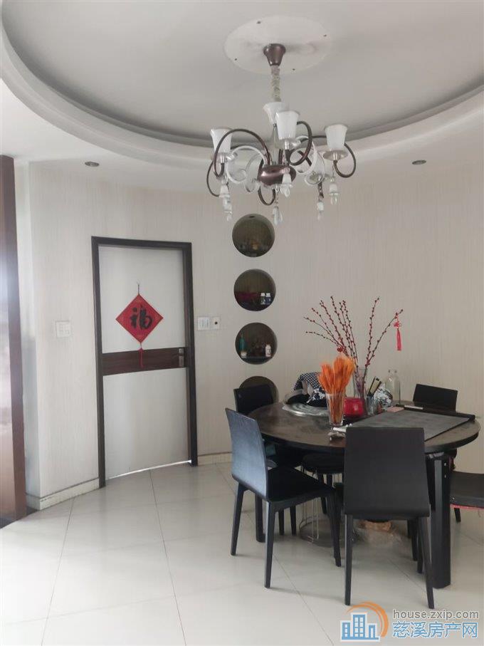 欧景苑电梯洋房118平精装二室120万