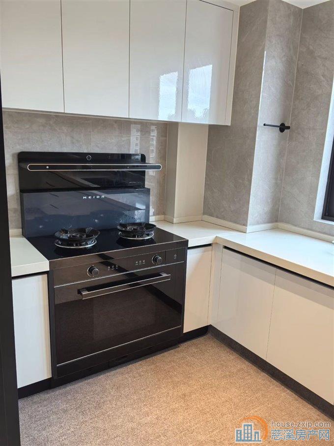 亏本出售银杏小镇141平方婚装