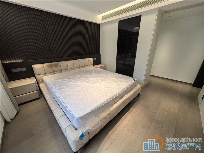 元旦特惠银杏小镇141平方婚装