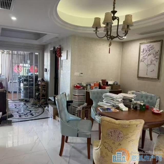 捡漏白金湾132平精装满2年125.8万