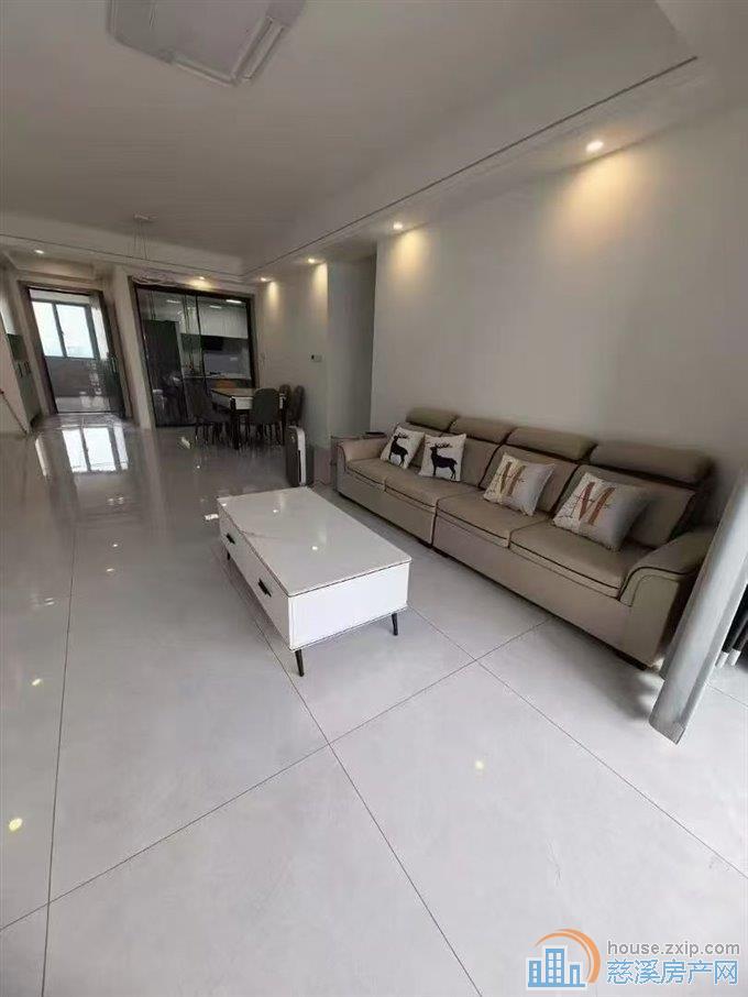 湖樾云著129平三室精装中间层4200元