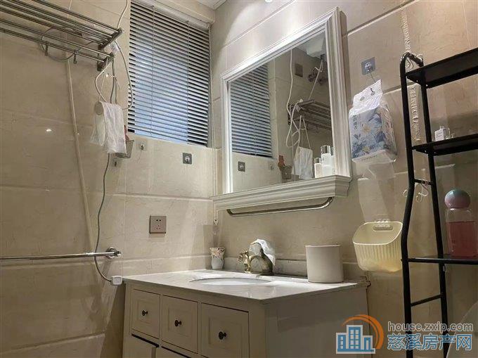 双和家苑86平2800元/月精装