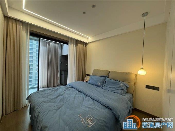 泊蔚130平全新装修258万带车位直接钥