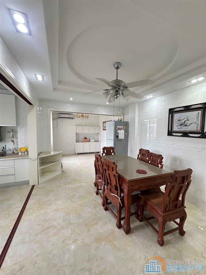 复式结构精装房220万，带车位