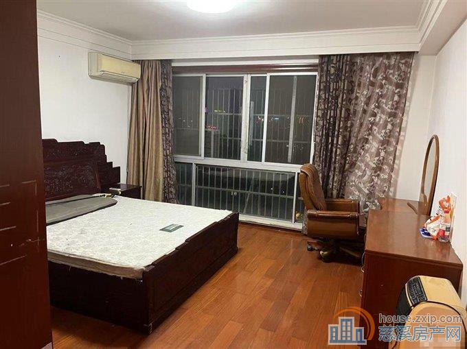 金旦花园多套精装三室二厅二卫2900元等