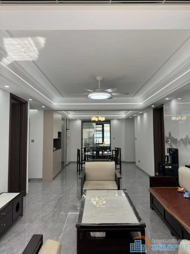 保利俯院江南电梯洋房128平精装满2年