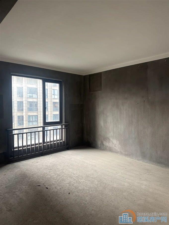 恒泰嘉景园 毛坯162平方165万带车位