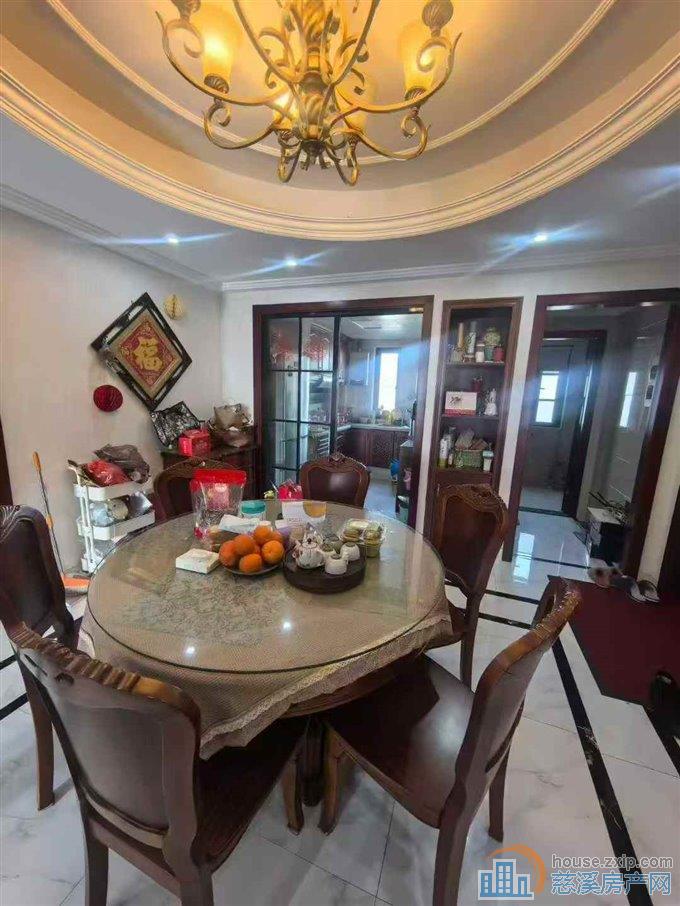 柏顿嘉园128平精装带车位130万