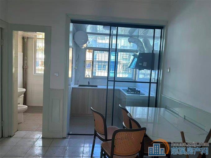 城东新村三楼65平送储物间105.8万