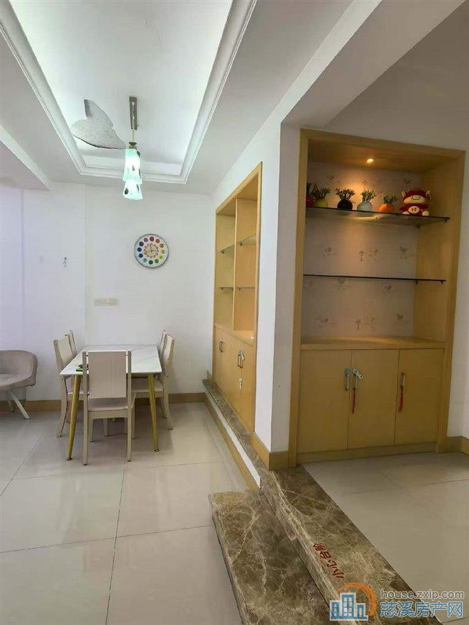 崇寿中诚家园101平精装二室1500元