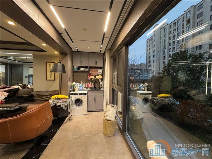 珑玥府 豪装 带露台 文锦九年制