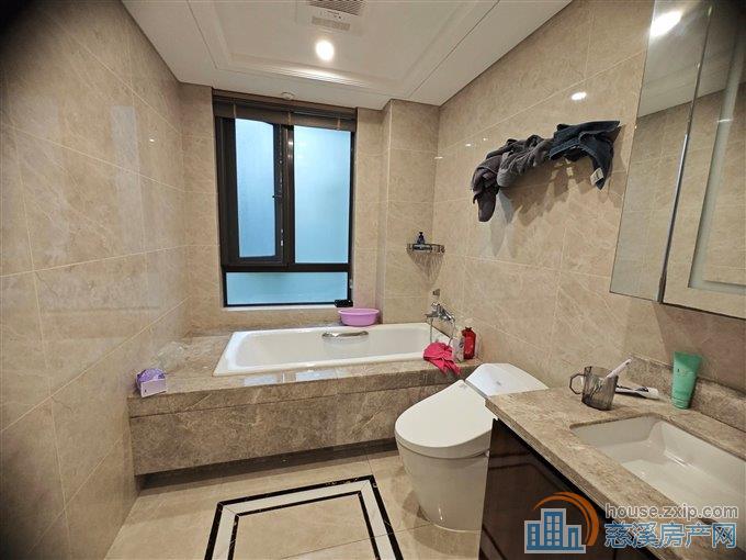 中海湖心半岛花苑   洋房带车位