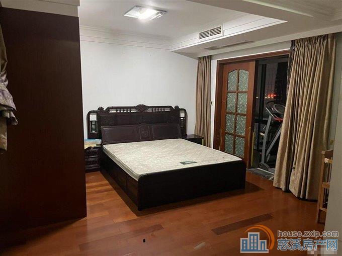 金旦花园多套精装三室二厅二卫2900元等