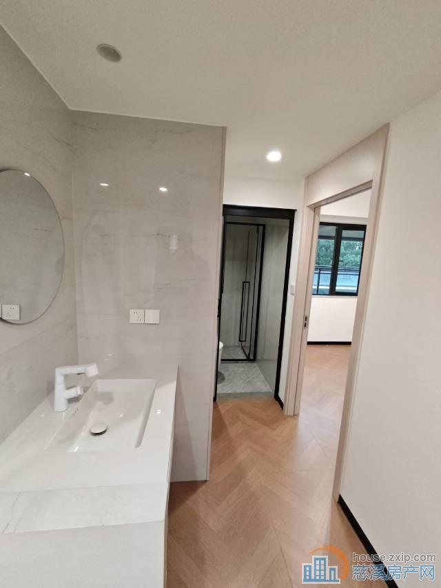 首次出租崇文府三室两厅两卫全新精装