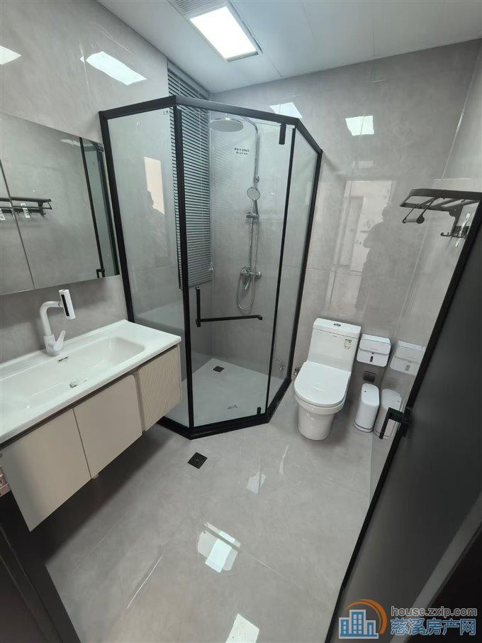 万固臻悦府4室2厅2卫全新精装直接钥匙在