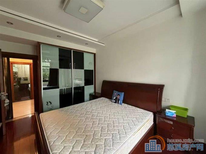 望江苑150平老精装有大露台178万