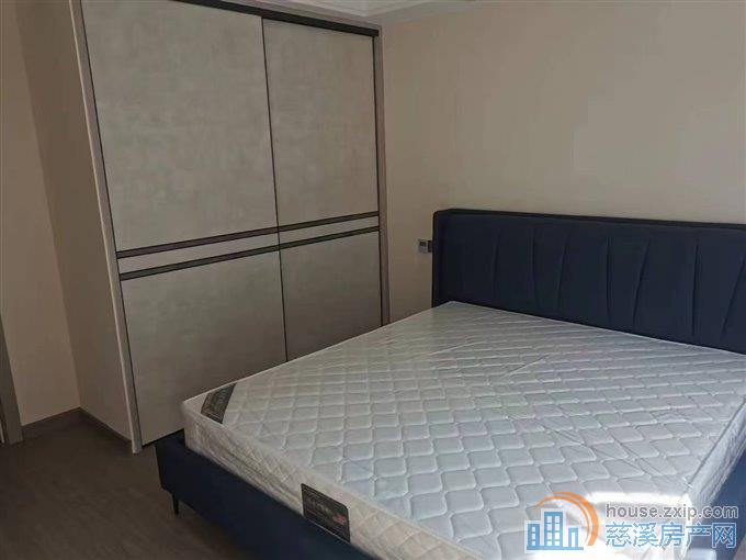 祥生望玥府四室两厅两卫精装6000元