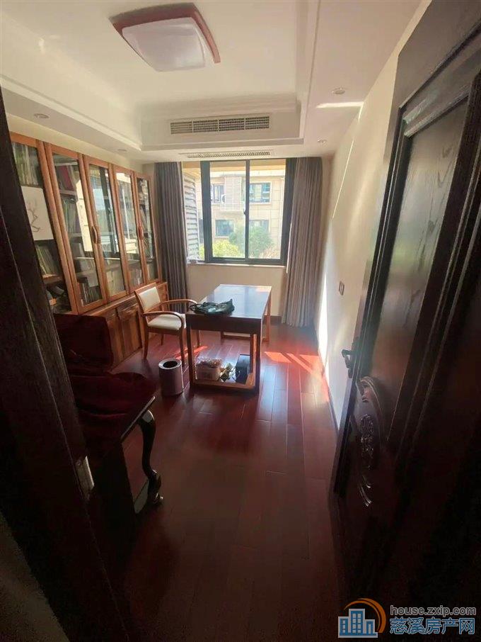 金色港湾小区   6层洋房 带车位