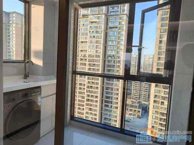 吾悦C区170平三室二卫首次出租带车位