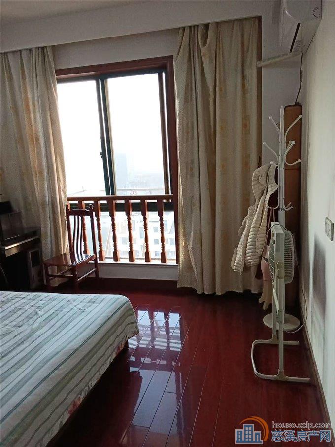 新城大道旁丽都苑113平精装110.8万