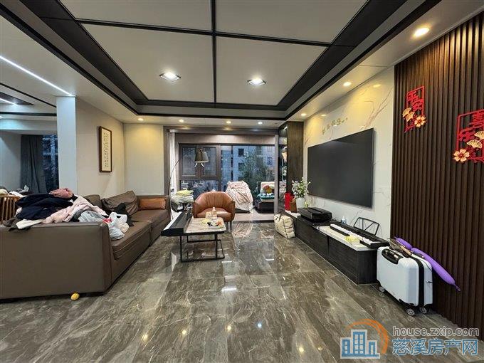 珑玥府 豪装 带露台 文锦九年制